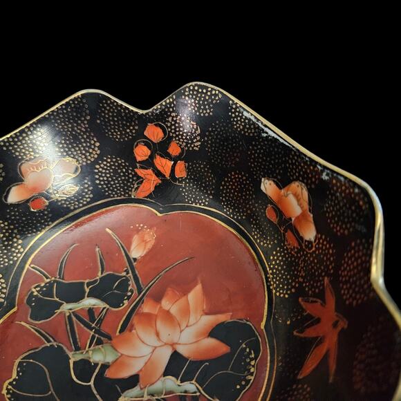 Vintage Chinese Imari Style Lotus Bowl Black Red Gold Scalloped 6" Made in China - Picture 2 of 9